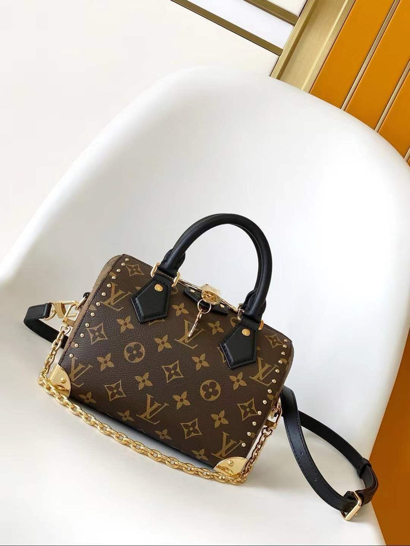 Borsa LV