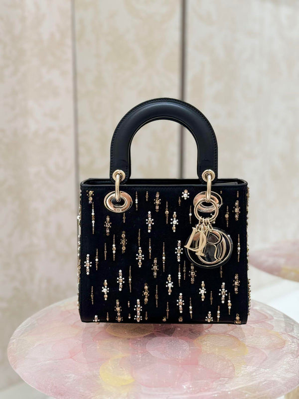 Borsa D