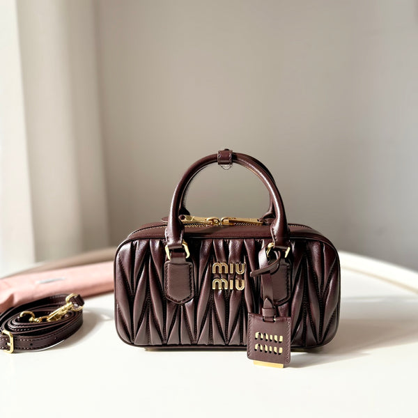 Borsa M