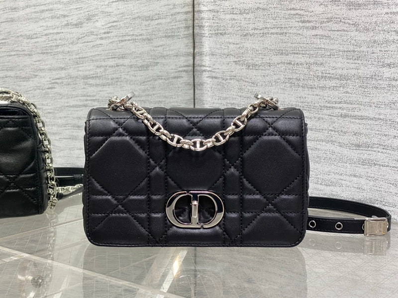 Borsa D