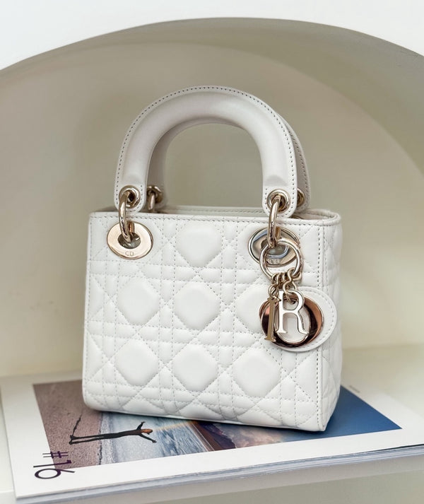 Borsa D