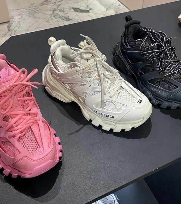 Sneakers B