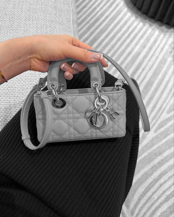 Borsa D