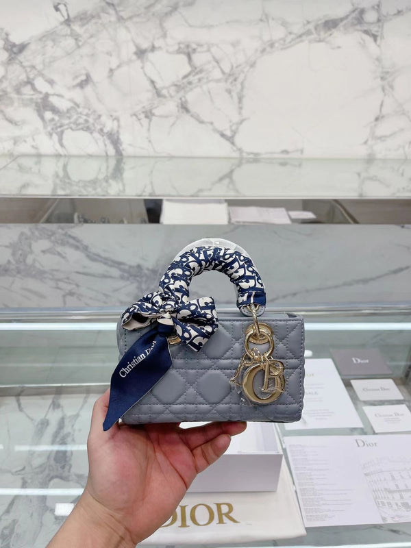 Borsa D