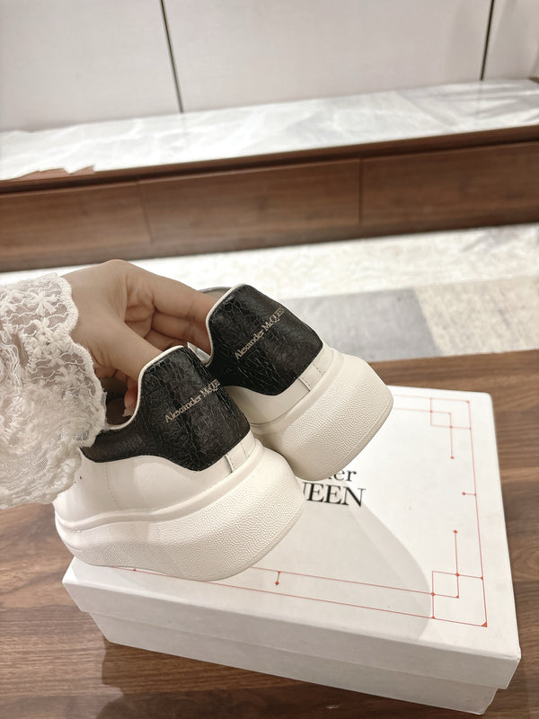 Sneakers A