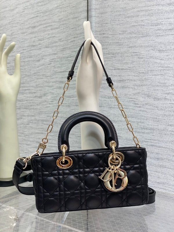 Borsa D