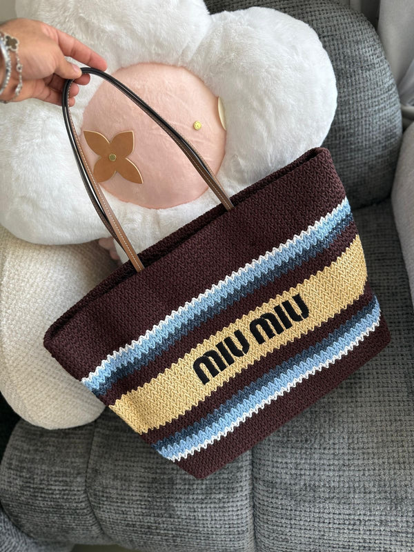 Borsa M