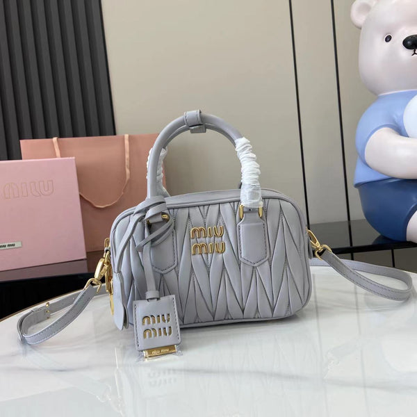 Borsa M