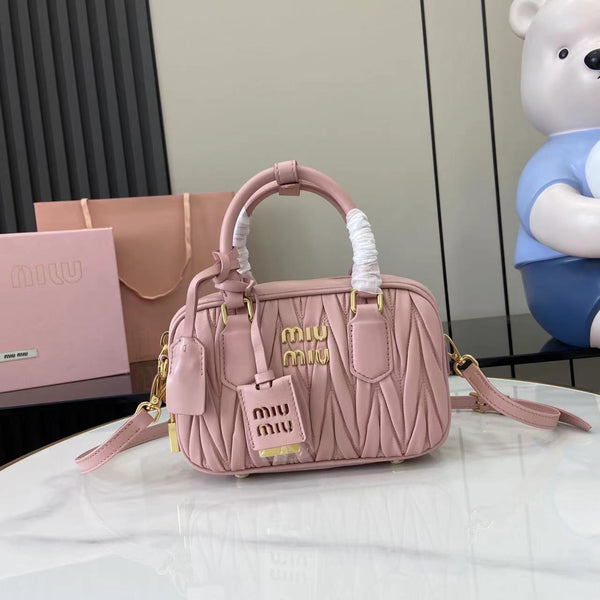Borsa M
